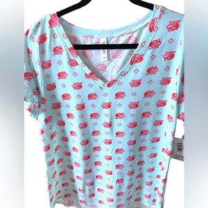 Lularoe size XL V Neck Christy T shirt‎ with wolf, wolves! NWT.